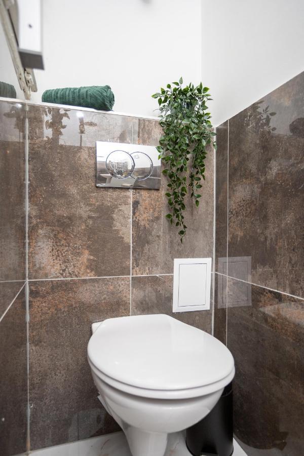 Green Goblin Apartment With Free Private Parking Budapeste Exterior foto